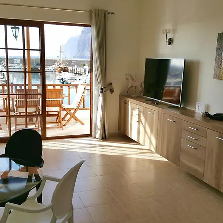 Mit Aussicht Auf Und Klippen By Interhome Lägenhet